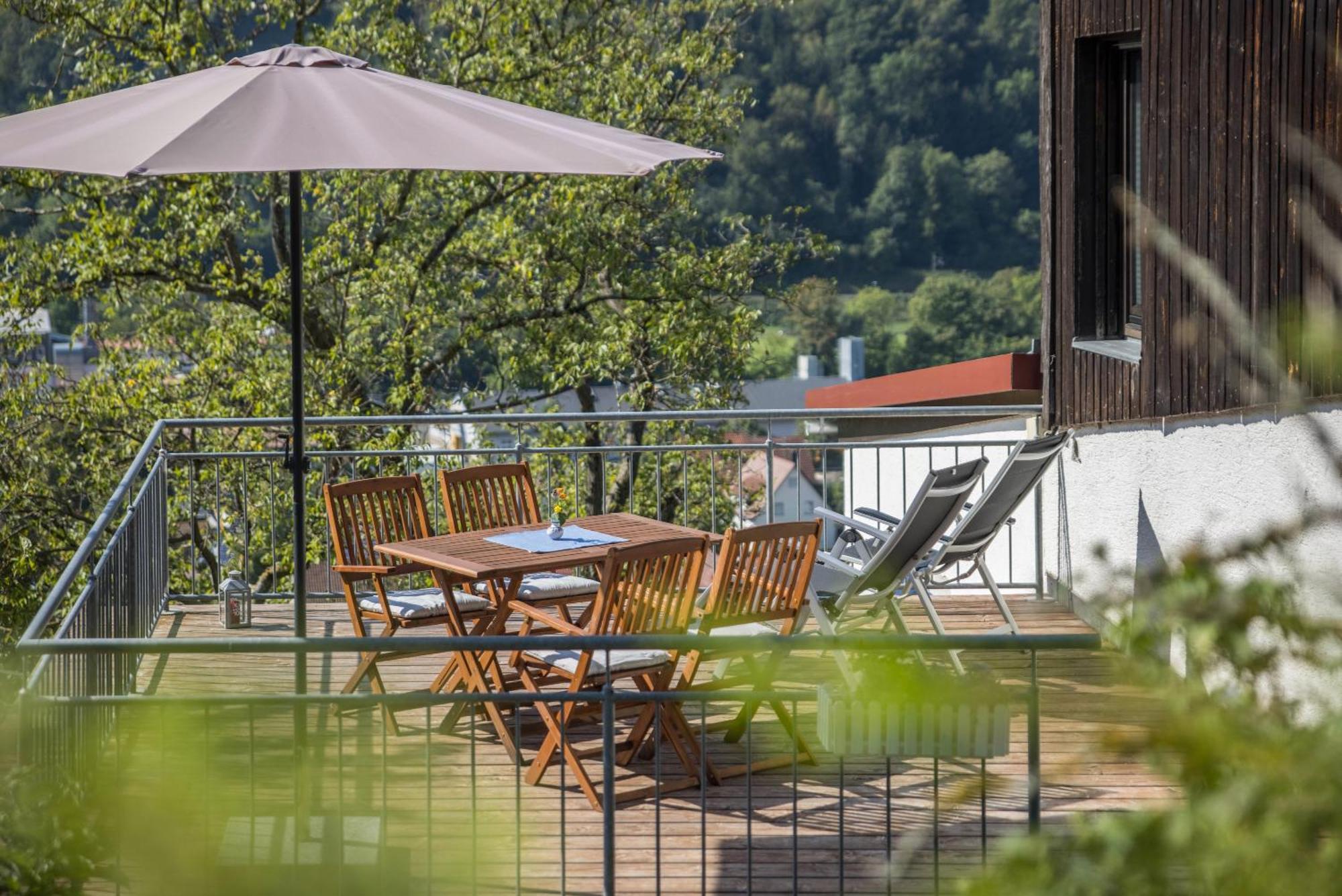 Ferienwohnung Am Samuelstein Bad Urach Exterior foto